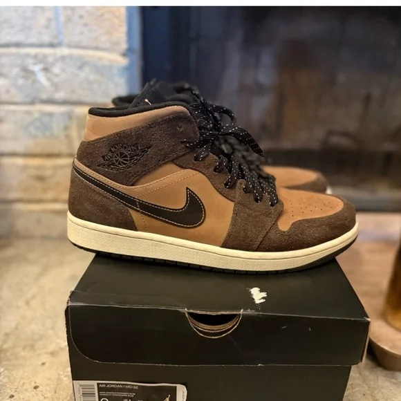 Nike Men's Black and Tan Mid-Top Sneakers - Picture 2 of 2